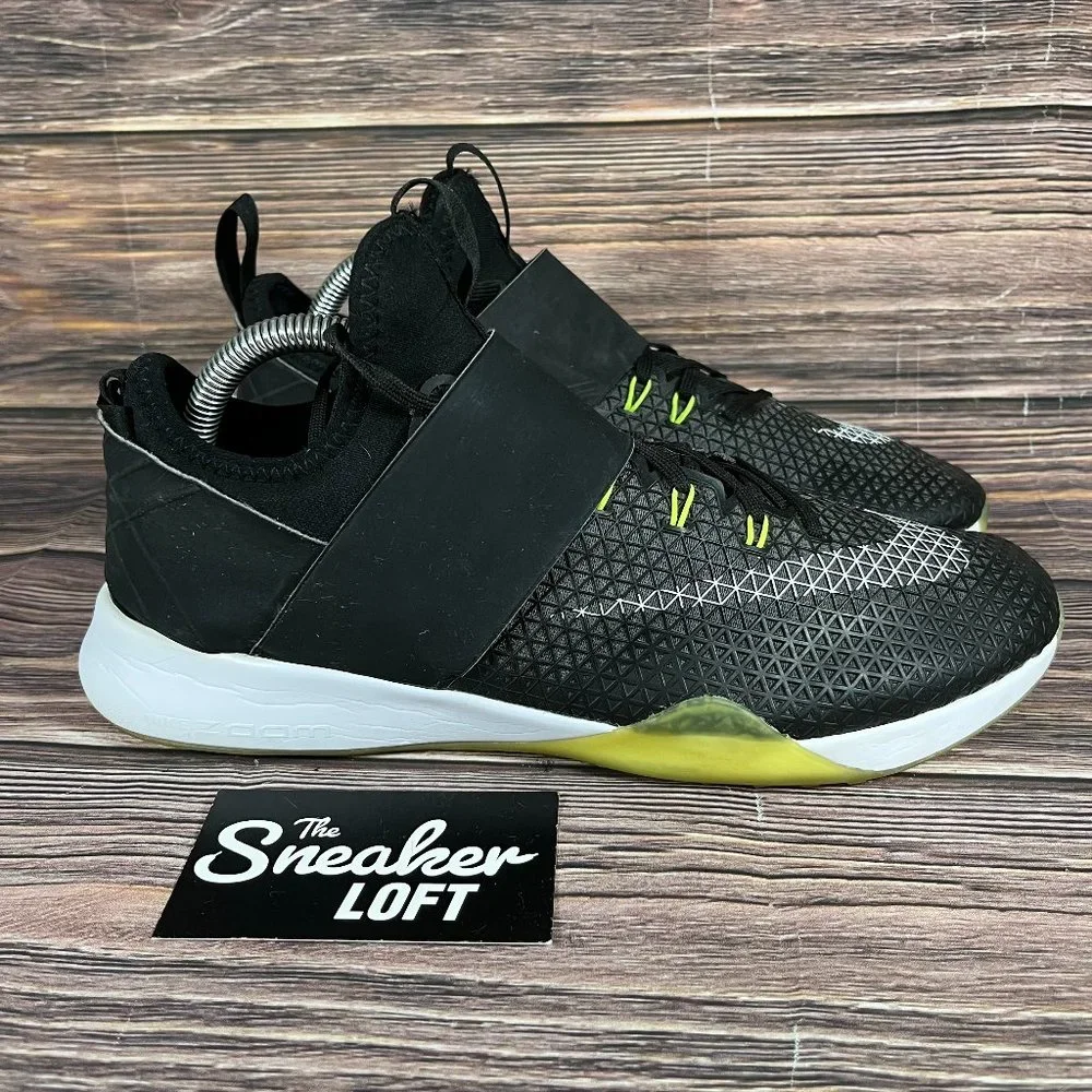 Nike Air Zoom Strong Black‎ Athletic Women's Shoes